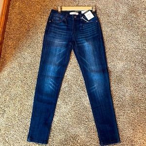 KanCan skinny jean